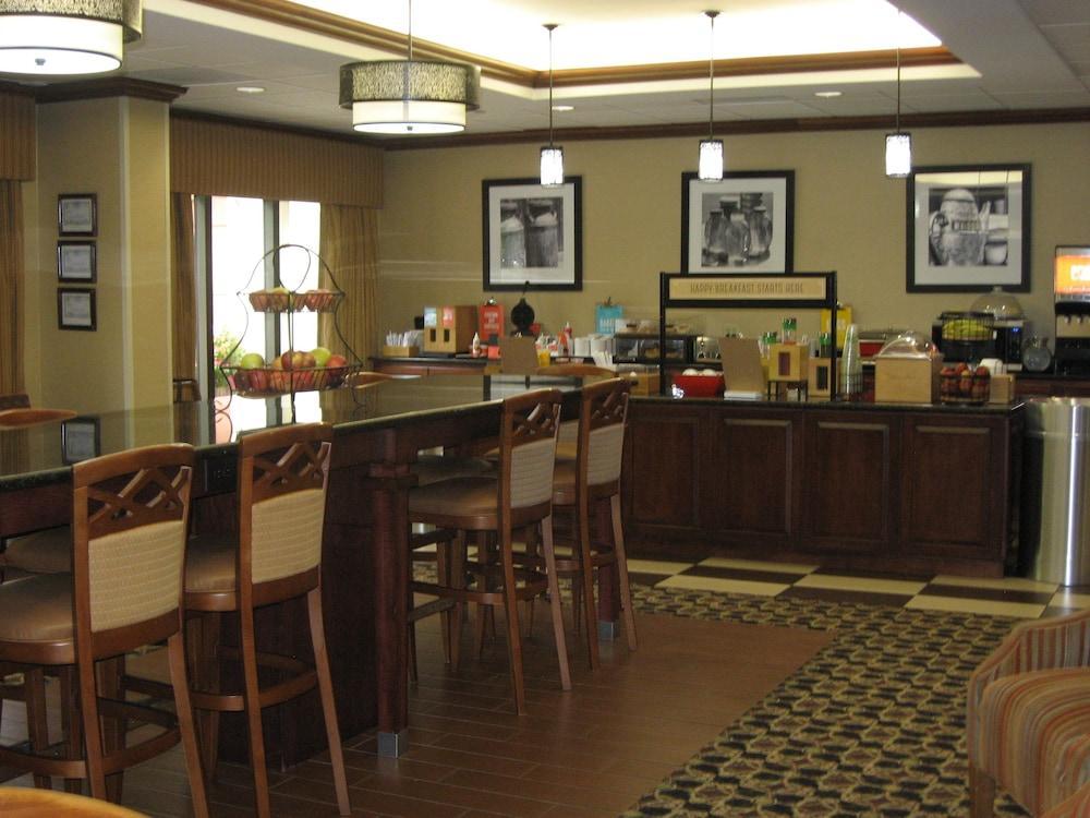 Hampton Inn Галлатин Экстерьер фото
