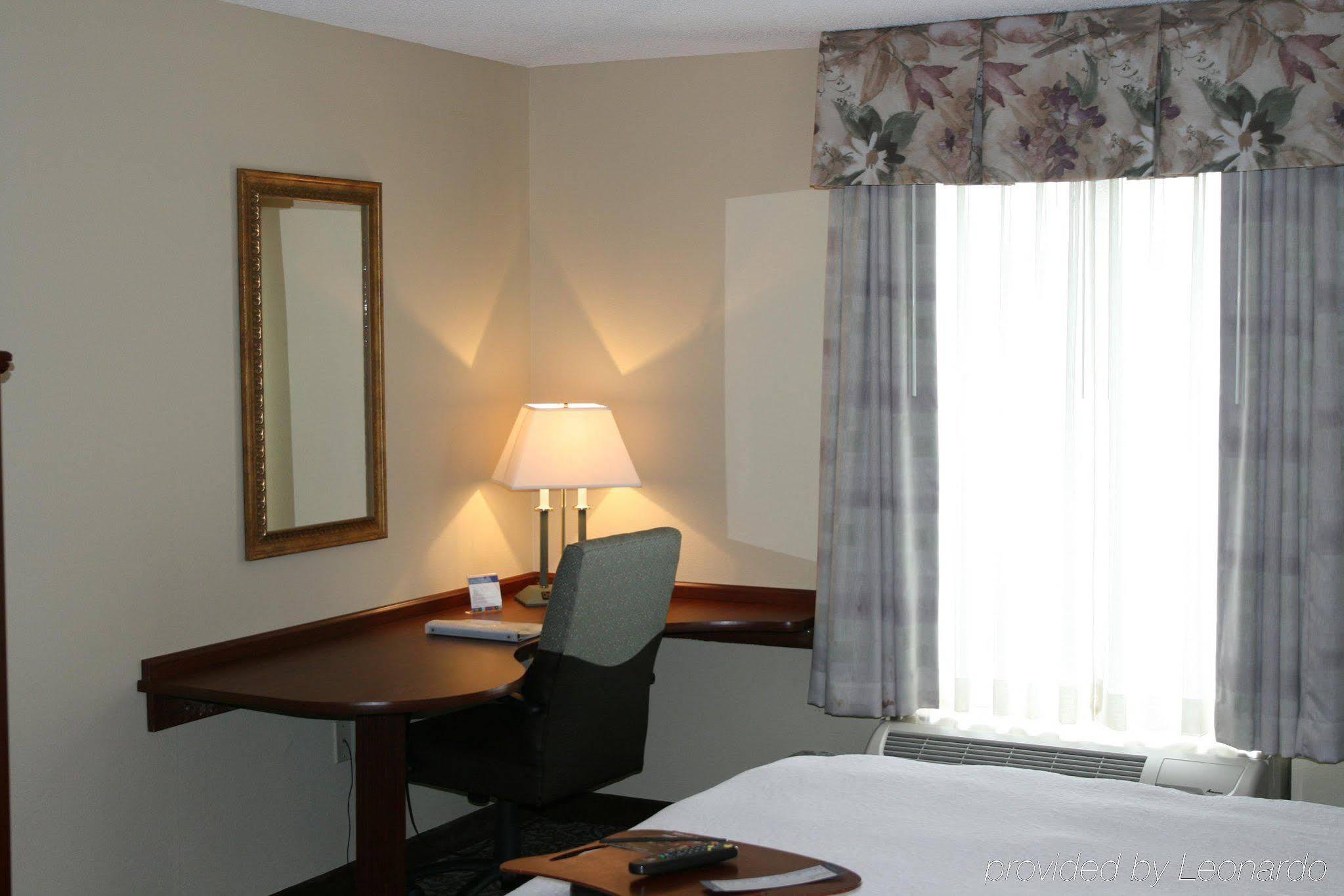 Hampton Inn Галлатин Экстерьер фото