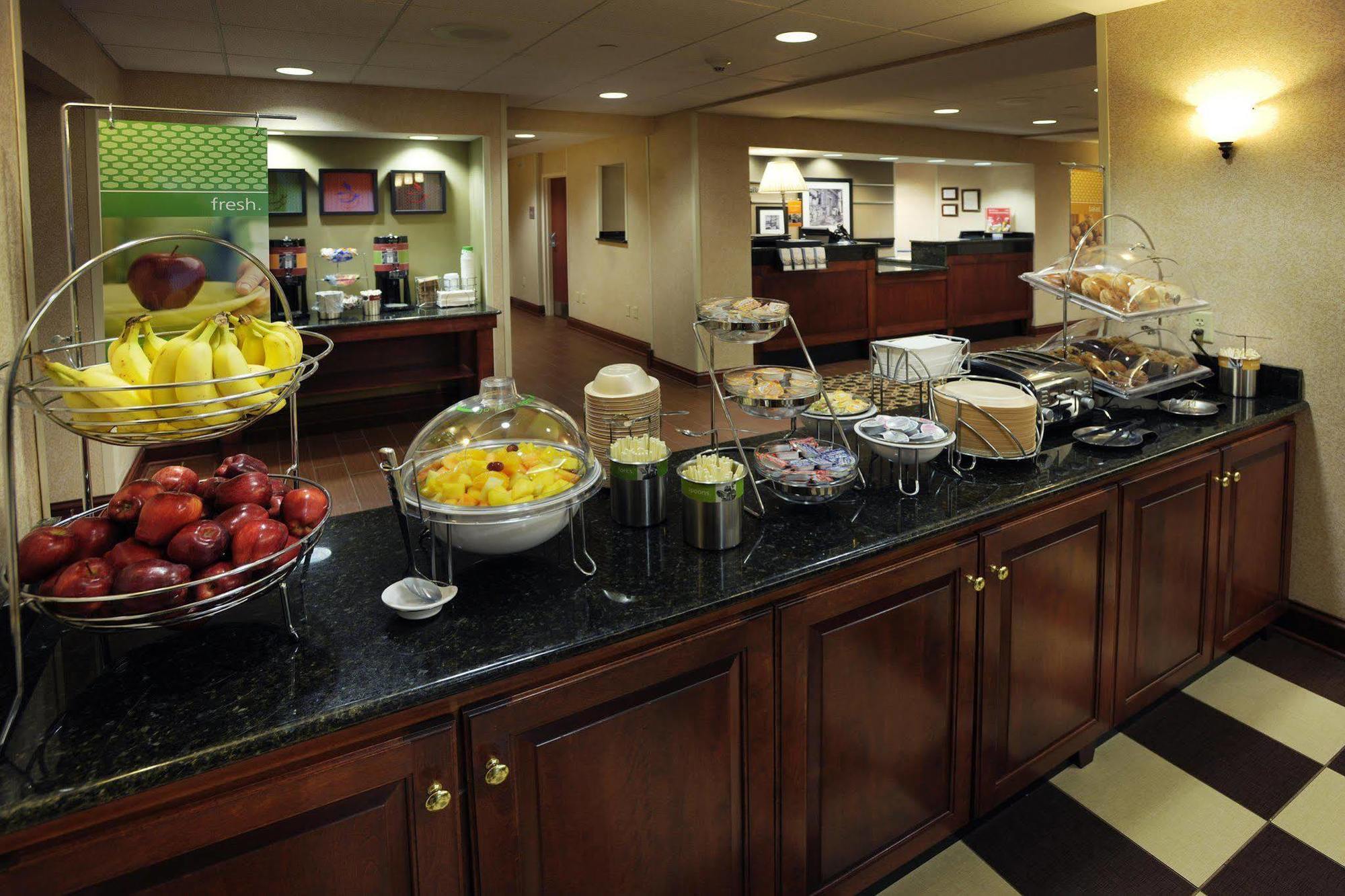 Hampton Inn Галлатин Экстерьер фото
