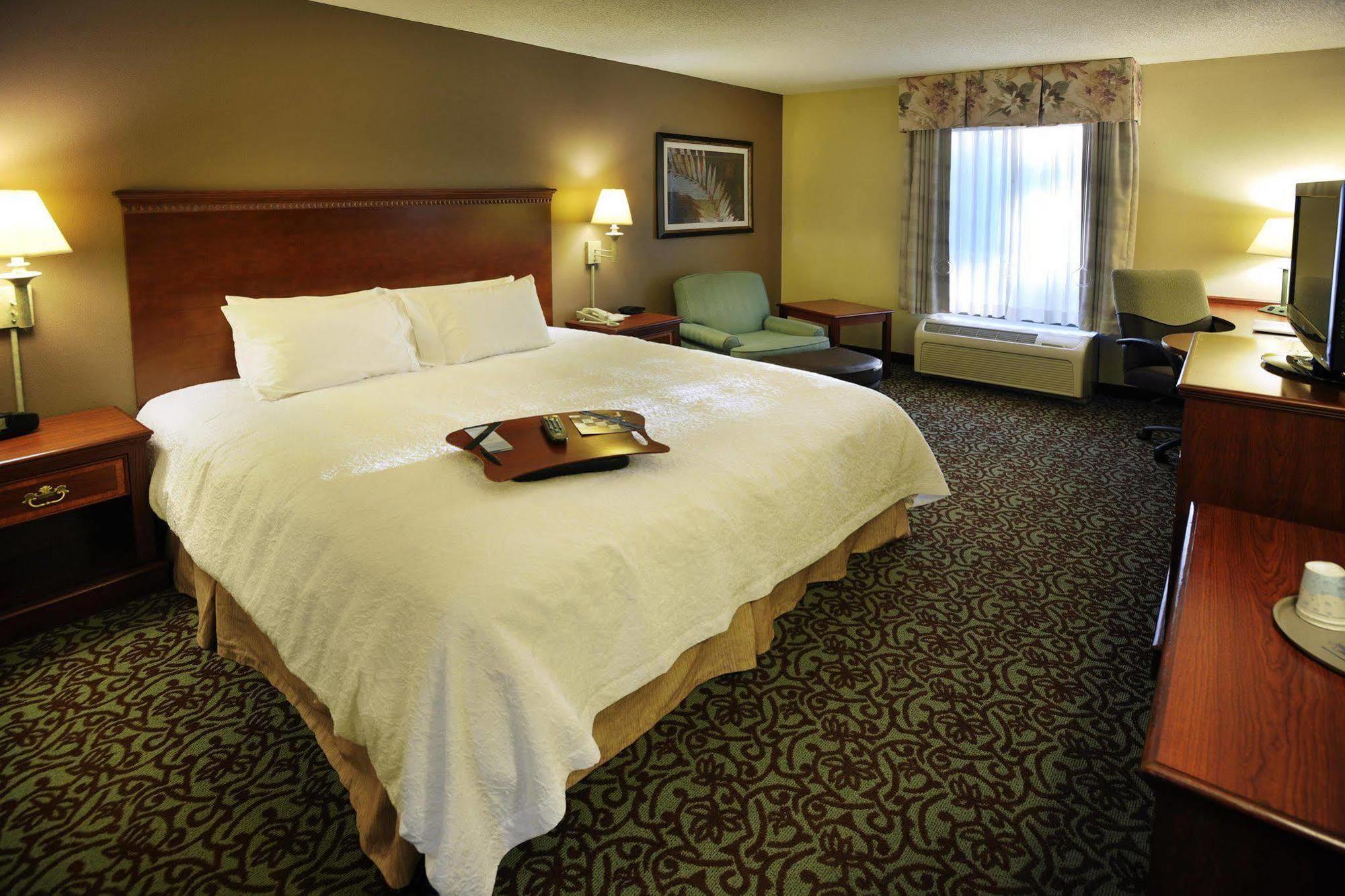 Hampton Inn Галлатин Экстерьер фото